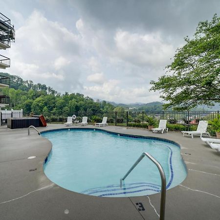 Stylish Gatlinburg Condo With Pool Walk Downtown! Exterior foto