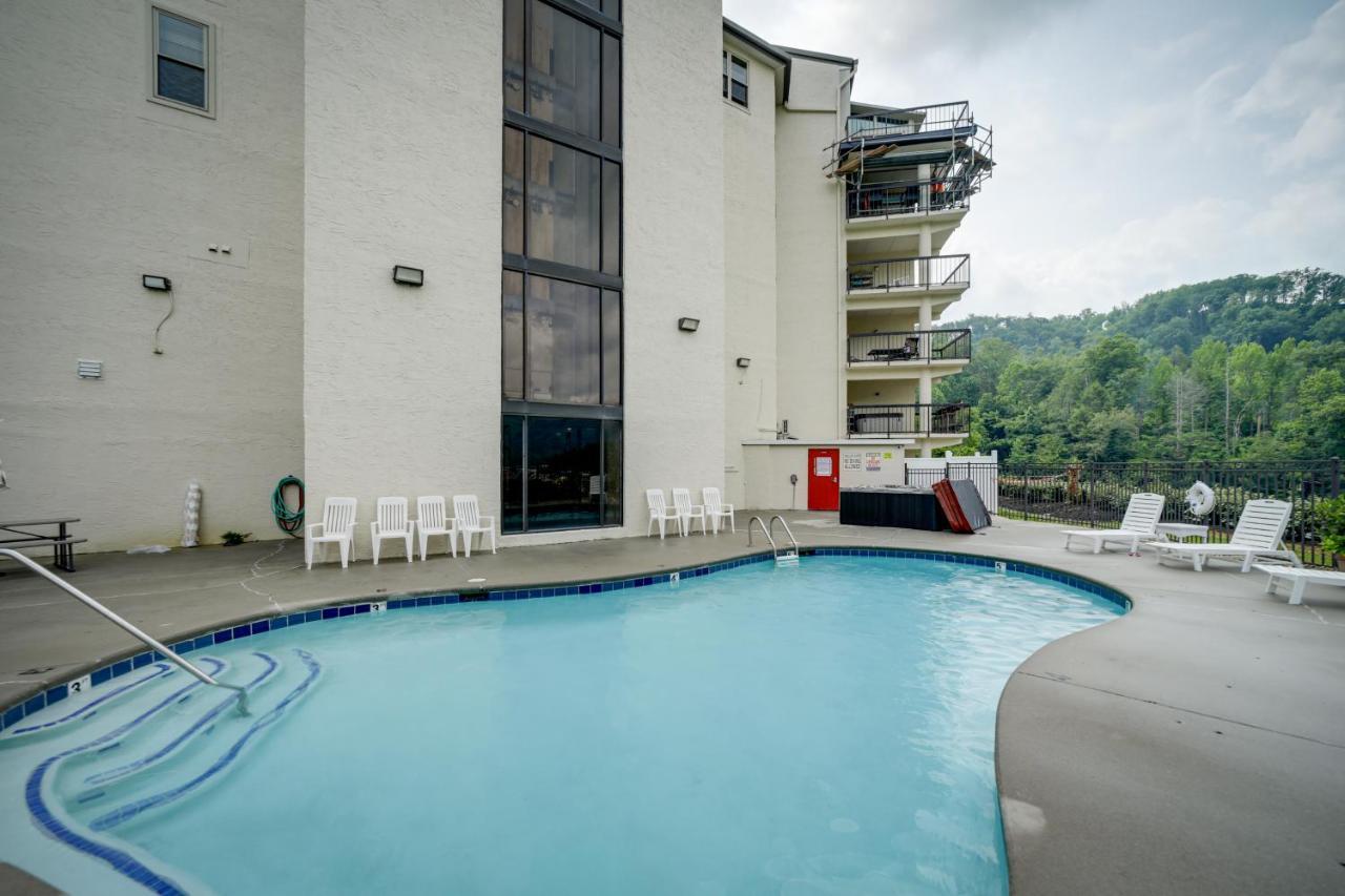 Stylish Gatlinburg Condo With Pool Walk Downtown! Exterior foto